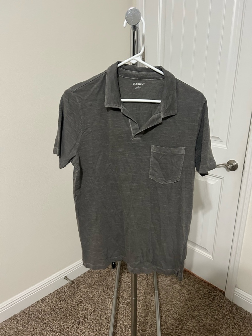 Old Navy Men's Charcoal Gray Pocket Polo